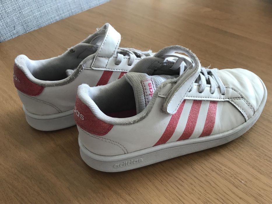 Adidas Sneakers in White and Pink with Shiny Highlights Size 32