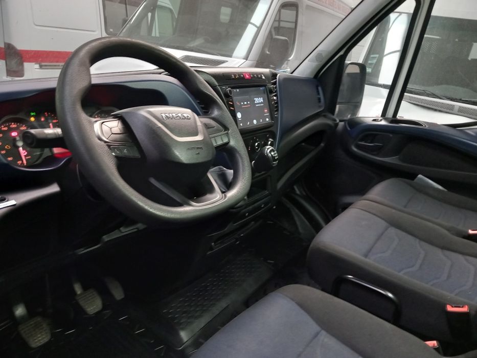Iveco 35n14 gnc  equipada com maquina  de limpeza alta pressao