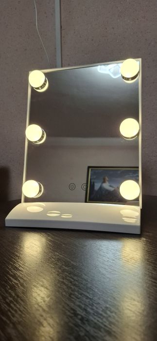 Дзеркало з led- підствіткою
