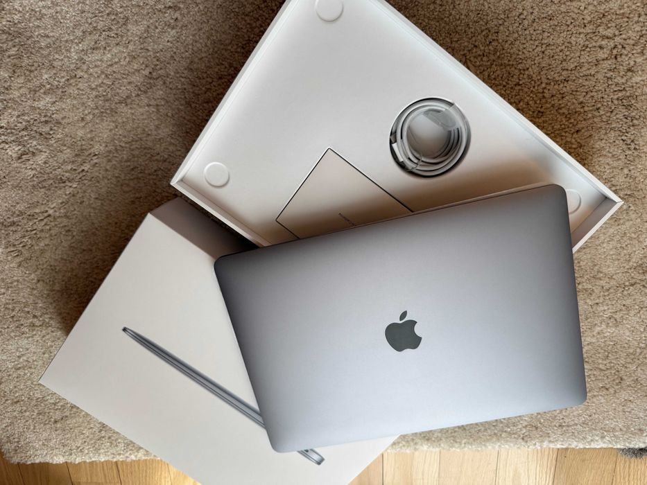 MacBook Air A1 / komplet /super stan !