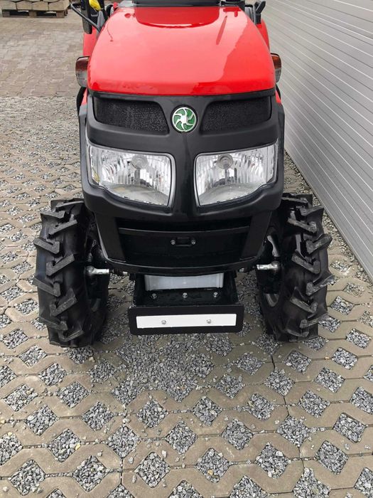 NOWY Traktorek VST Shakti 932 - 4-cylindrowy, 30 KM , 4WD, 1250 kg