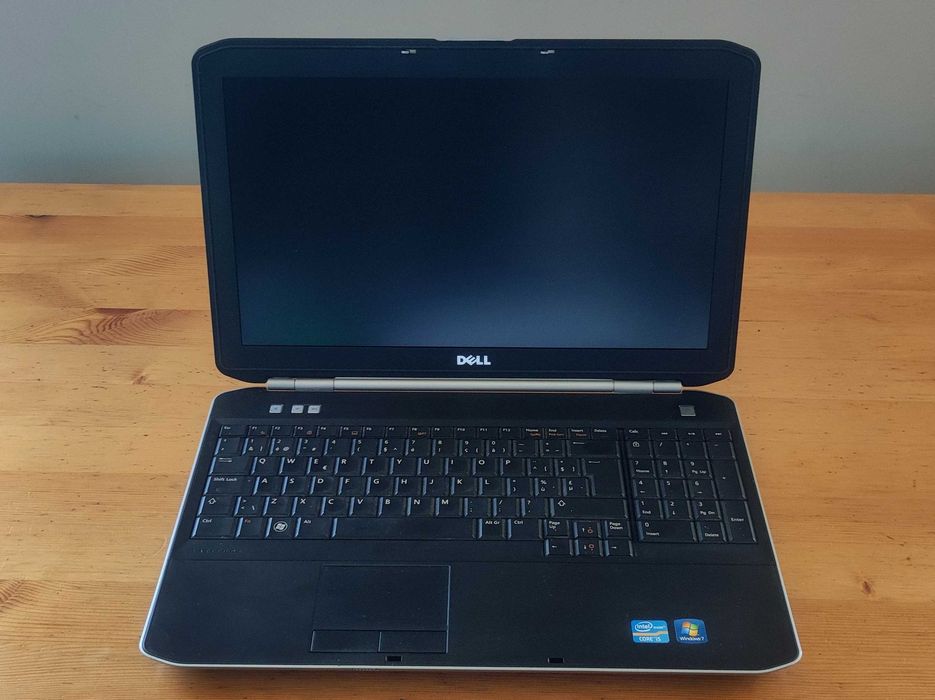 Laptop 15,6" Notebook DELL Latitude E5520 Intel Core i5-2520M/4GB DDR3/256GB SSD/DVD/Win10Pro + zasilacz