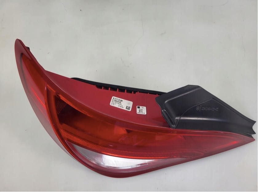 lampa lewy tył lewa tylna MERCEDES CLA C117 W117