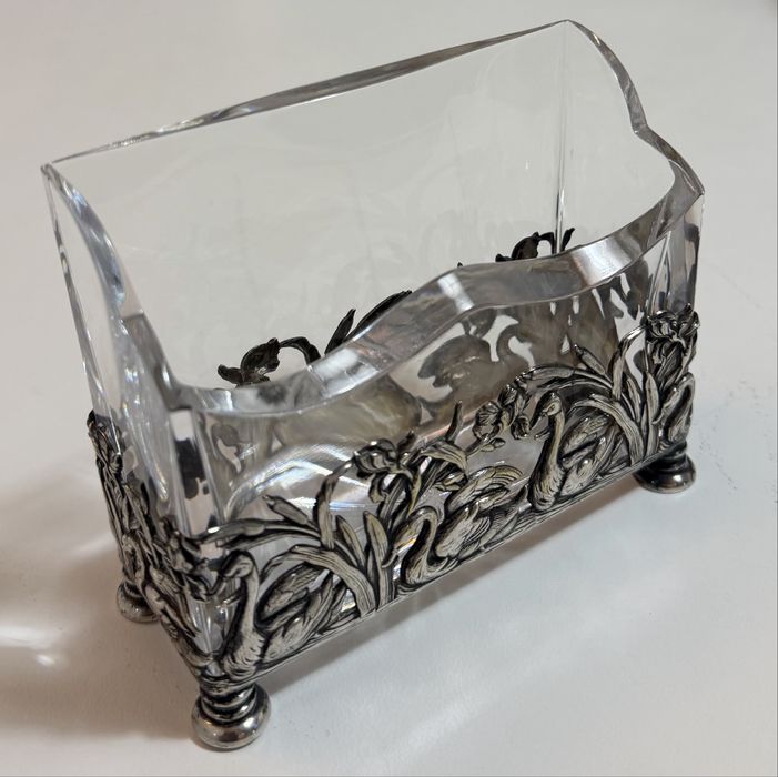 Excelente Porta-guardanapos Vintage Topázio – Metal prateado e Cristal (Motivo Cisnes)