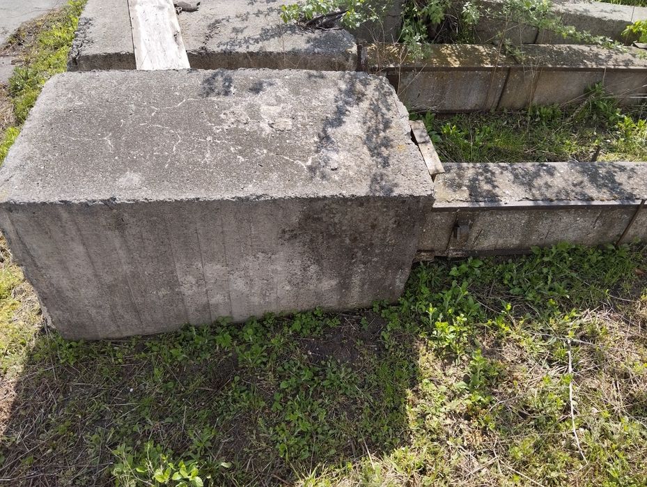 Бітоні стовби,бітоні упори