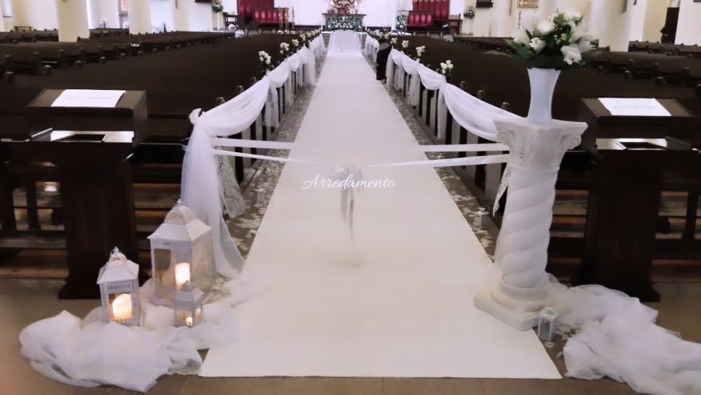 •Dekoracje ślubne i okolicznościowe •Florystyka