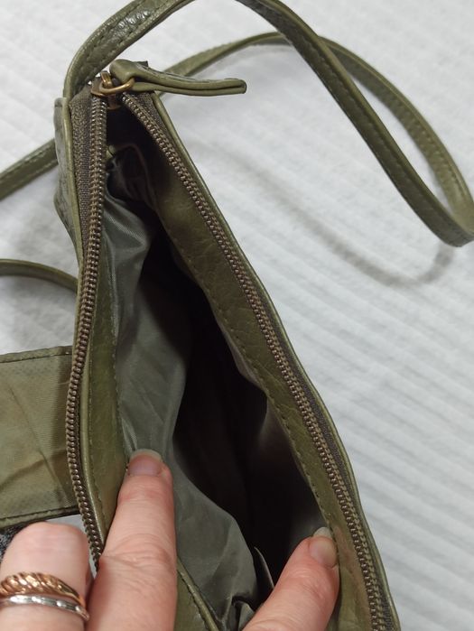 Sg Zielona khaki mała torebka na długim pasku listonoszka