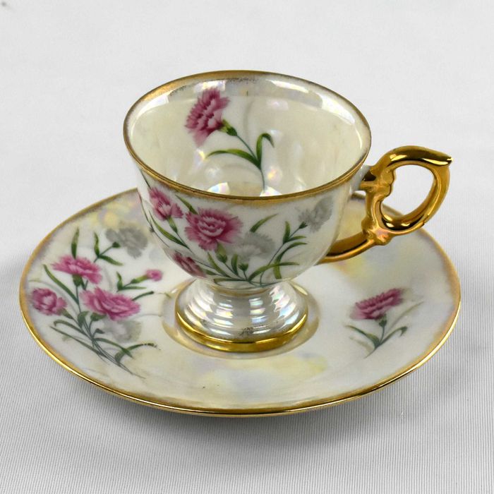 Chávena de café e pires Lustrina,  “January Carnation” circa 1950