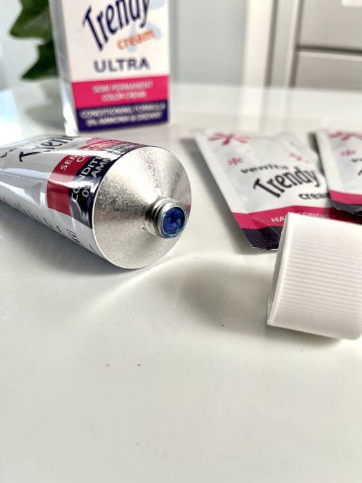 Máscara de coloração semipermanente azul