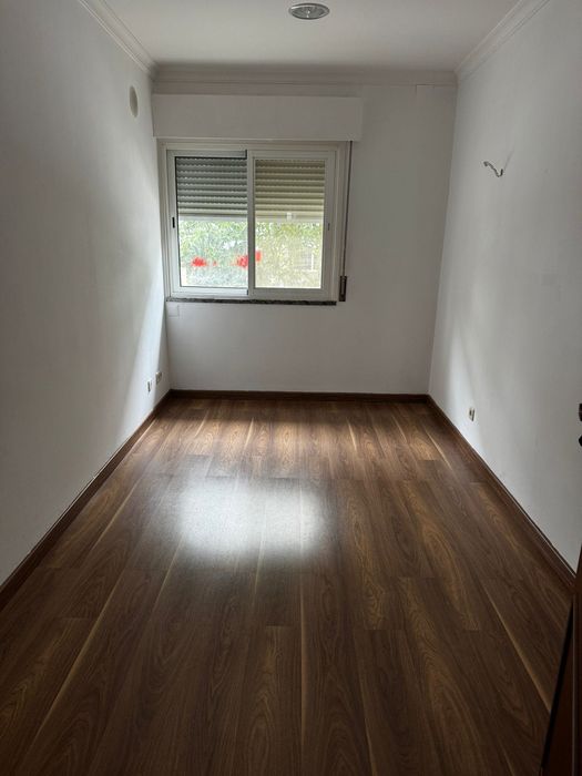 Apartamento T2 - Penha/Faro - Arrendar