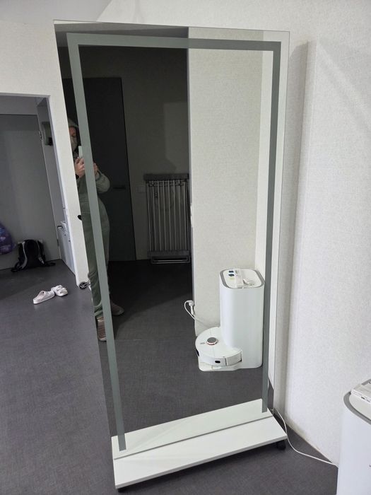 Зеркало ростовое с подсветкой led  на колесах