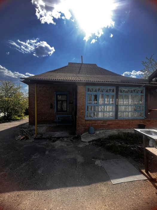 Продаю будинок  з земельною ділянкою