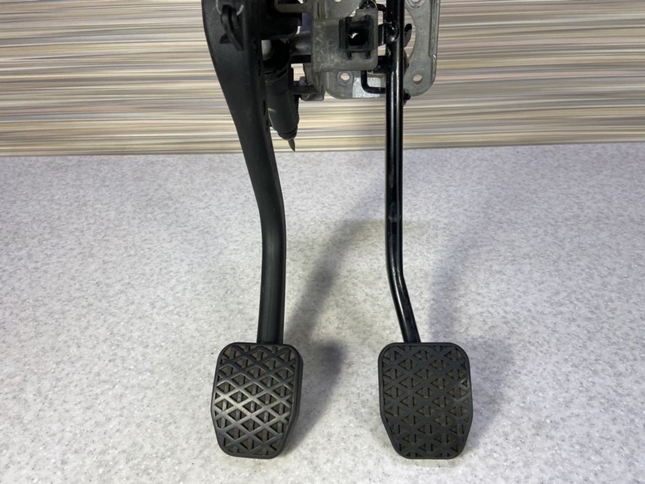 Педаль Сцепления Тормоза на БМВ Е46 МКПП Механика Педалька Щеплення