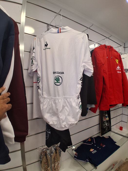 Conjunto de ciclismo calção e sweat Redbull e Skoda