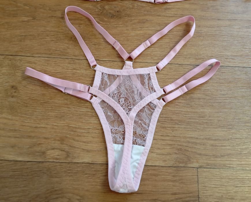 Женское эротическое белье. Размер регулируется.