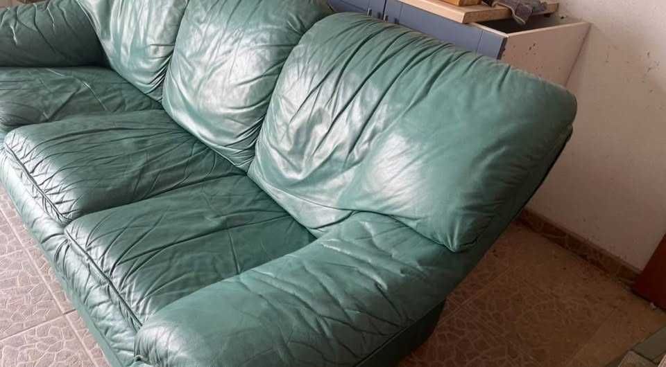 Conjunto Sofá Vintage de Pele Verde – 2 Poltronas + Sofá 3 Lugares