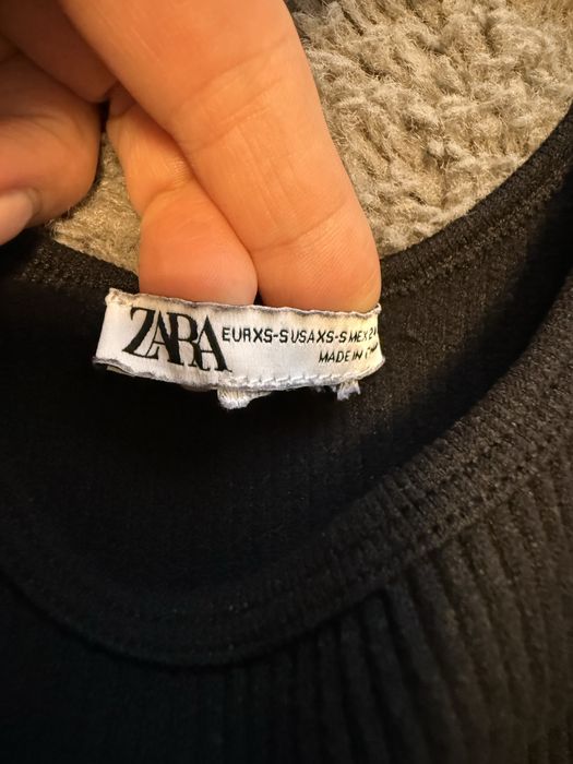 Body Zara czarne prążkowane na ramiączkach