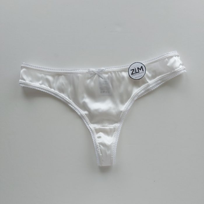 Stringi damskie z naturalnego jedwabiu