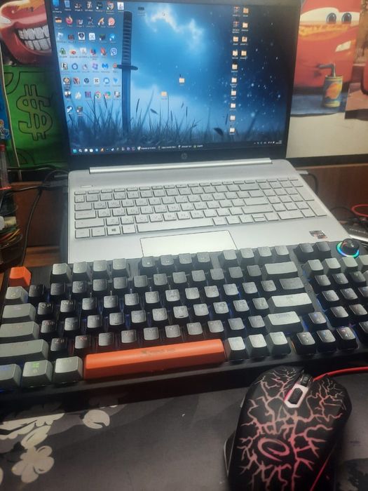 Ноутбук Hp подойдёт для средних игр.