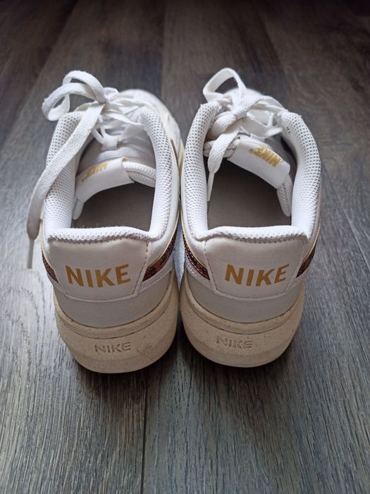 Шкіряні кросівки Nike кросовки