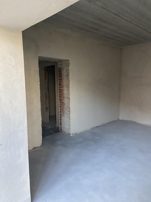 Однокімнатний сирець біля парку Шевченка