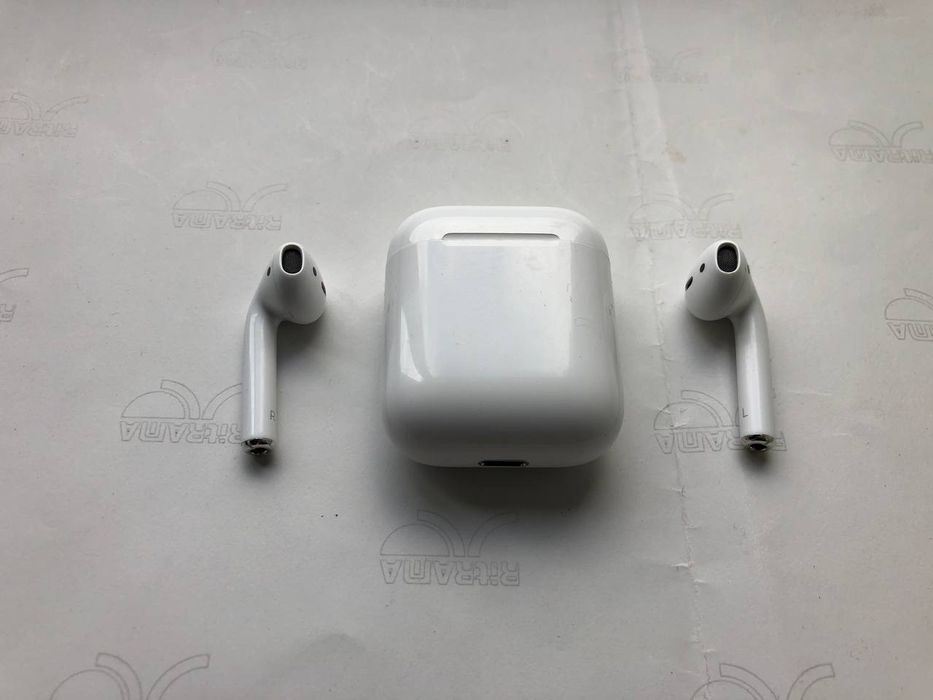 Apple AirPods 2 (MV7N2)