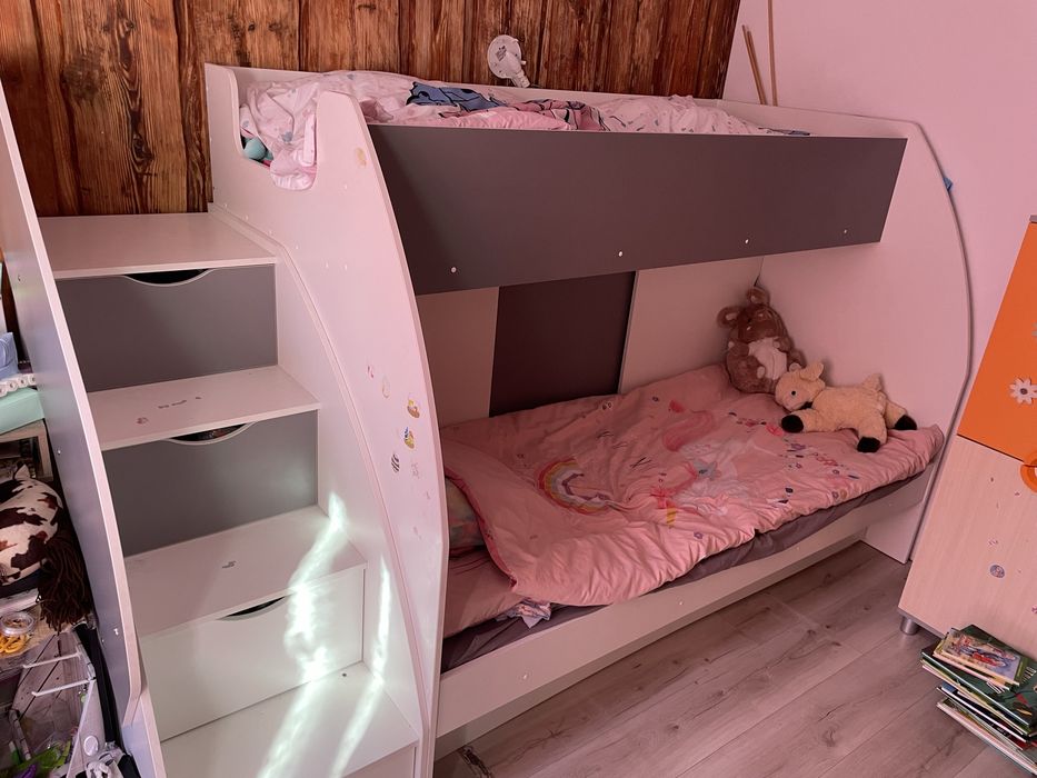 Pietrowe lozko z szufladami i szafkami