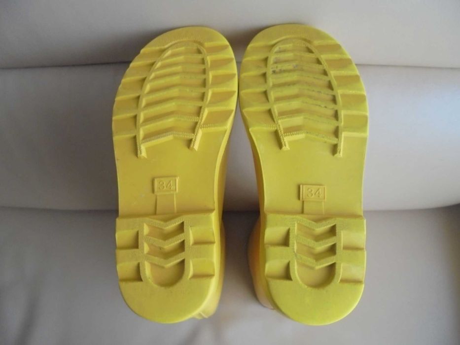 galocha de menina cor amarelo