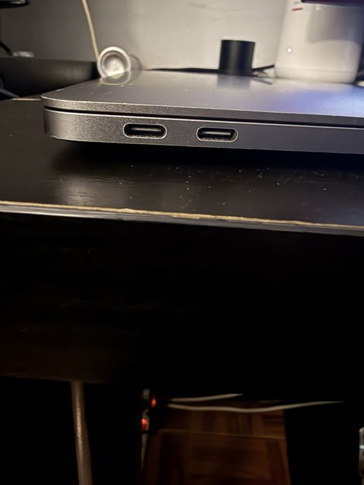Macbook pro 256gb 8gb ram