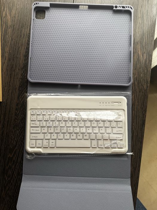 Capa com teclado para iPad Air de 13 polegadas