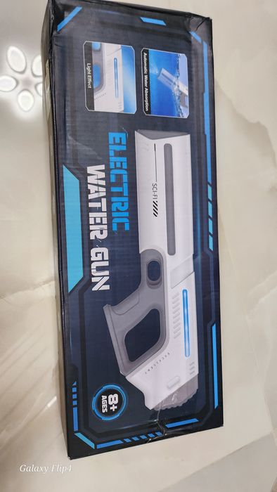 Акумуляторний водяний бластер з автоматичним набором води