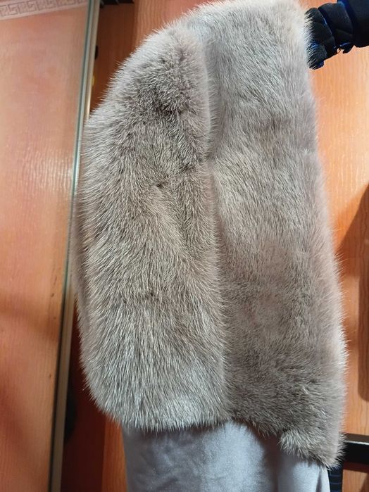 Норковий капор блакитного кольору