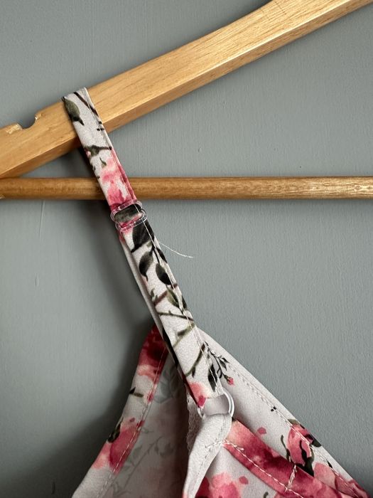 Sukienka midi z kwiatowym printem Cinamoon