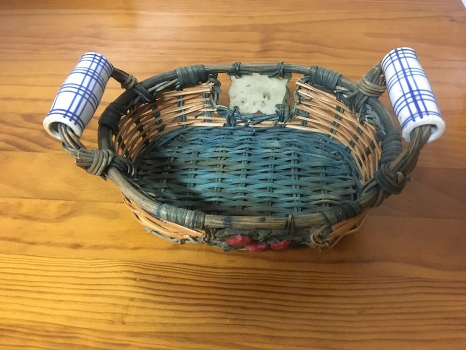 Cesto em Verga com pegas de ceramica