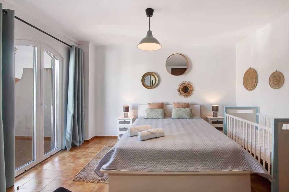 Moradia V3 c/ AC, Ferias, Altura, 10 pax. (PREÇOS NA DESCRIÇÃO)