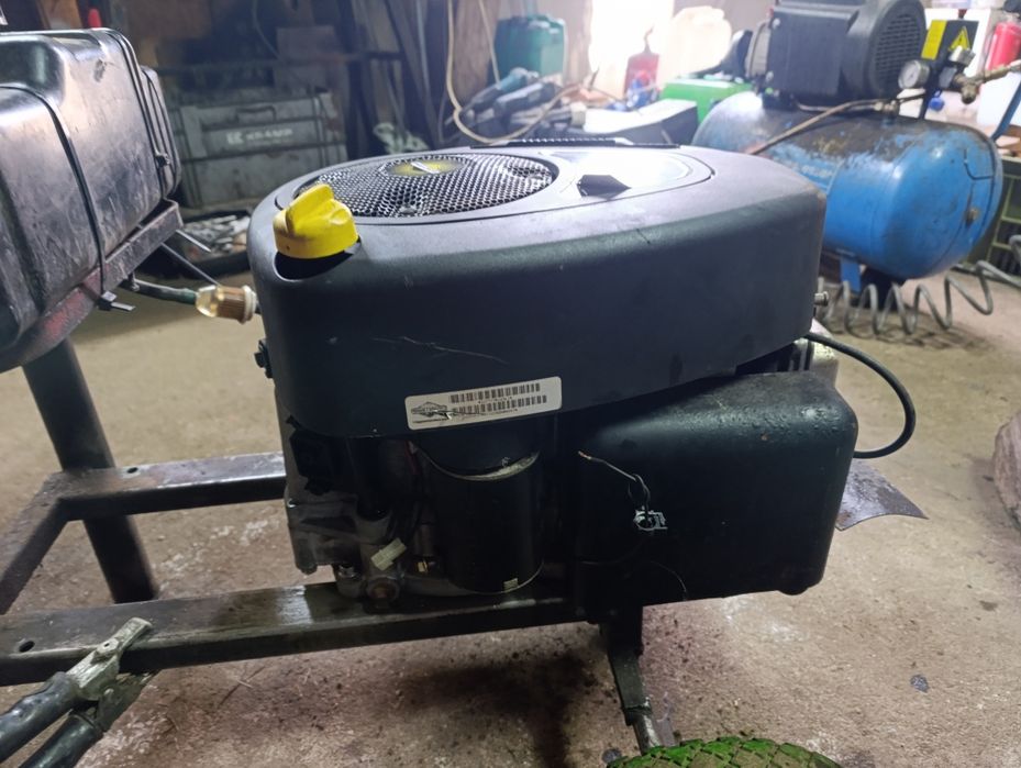 Kosiarka traktorek silnik spalinowy Briggs & Stratton 17 Km pompa olej