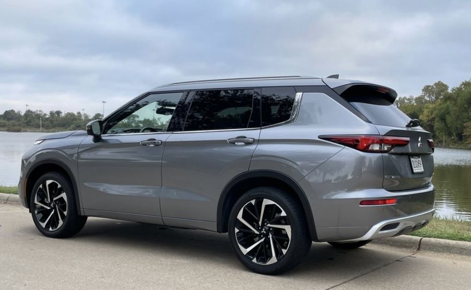 2023 Mitsubishi Outlander AWD