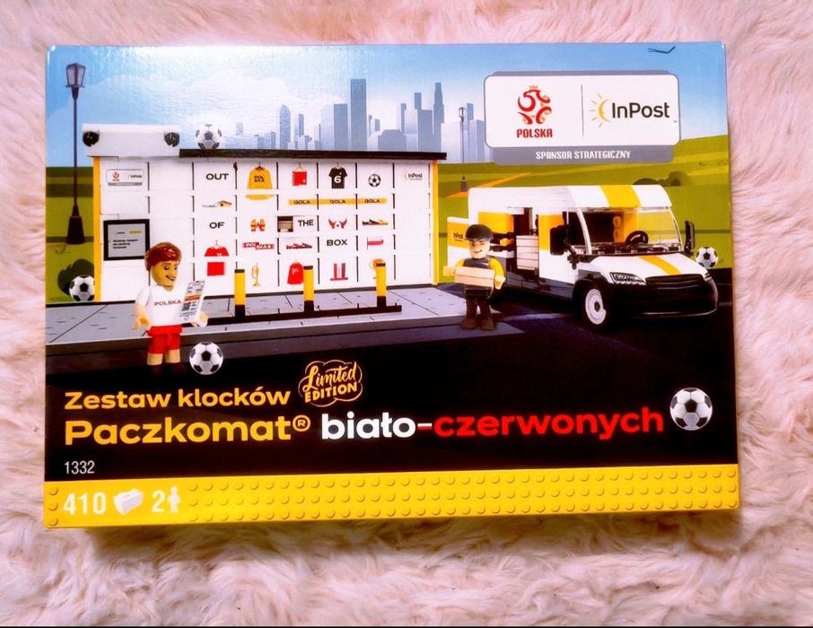 InPost Paczkomat biało -czerwoni klocki