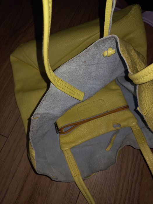 Żółta torebka pomieści A4