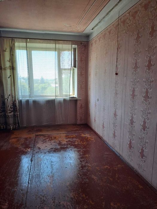 Продається простора 4-кімнатна квартира в с. Хутір-Будилів!