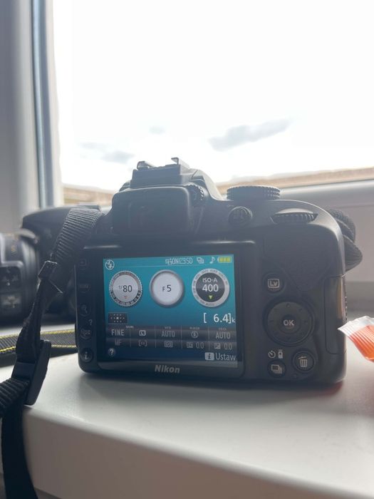 Dwa aparaty Nikon