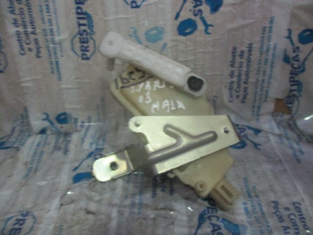 Fechadura / fecho da mala TOYOTA Yaris (_P9_)