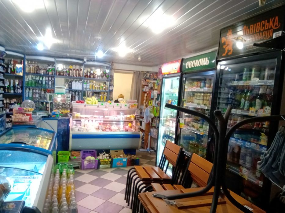 ПРОДАЖ - ОРЕНДА.  Магазин - бар. Заставна,вул.Бажанського.