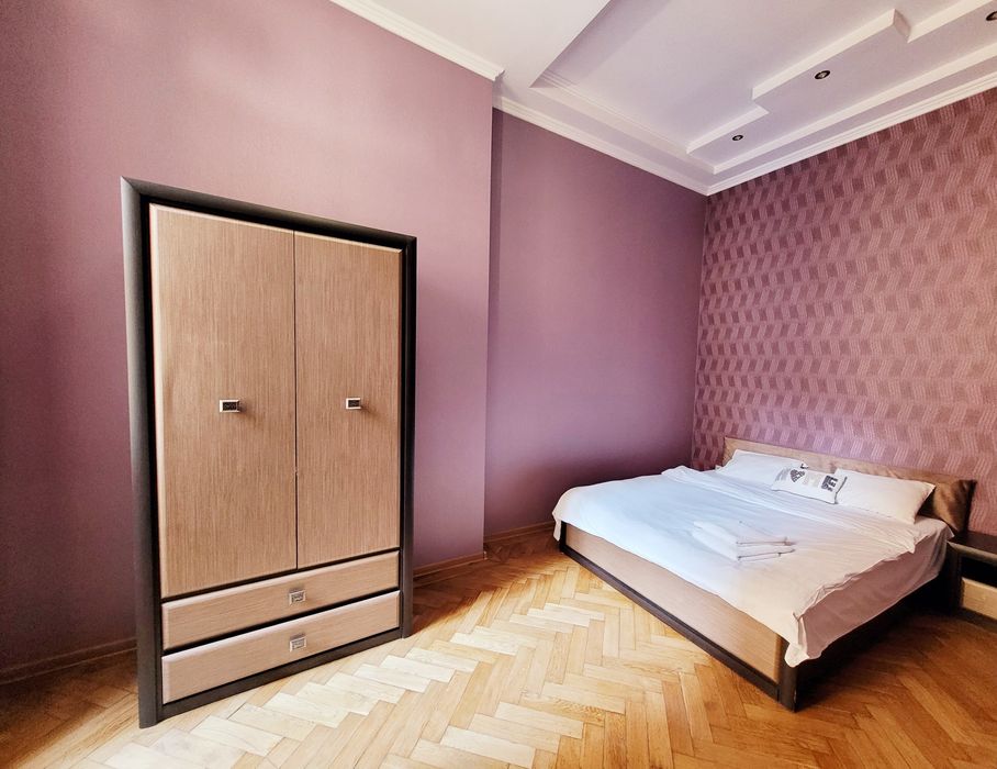 Подобова оренда 2кім.кв. в центрі, пр. Шевченка, поруч пл. Ринок.