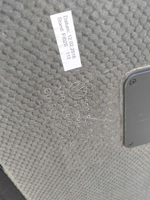Podłoga bagażnika golf 7 kombi