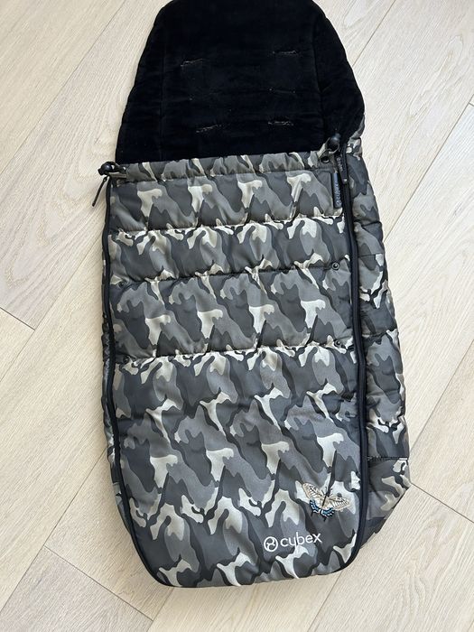 Продається зимовий дитячий конверт у коляку