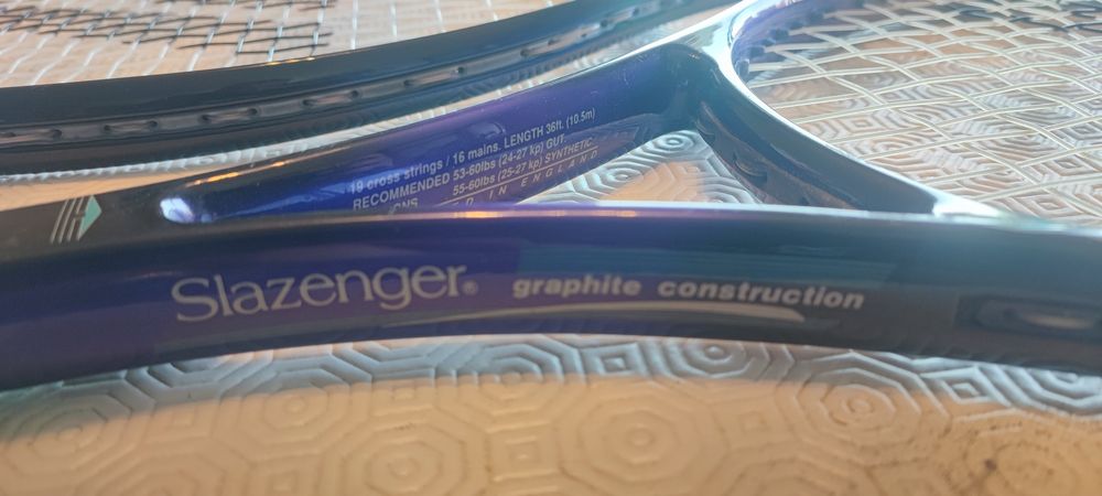 2 raquetes vintage em grafite