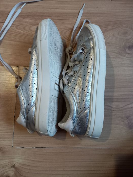 Sprzedam buty damskie