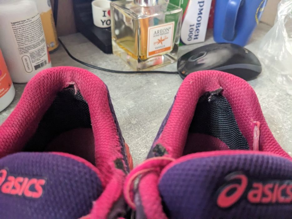 Кросівки для дівчинки Asics Gore-tex 35р