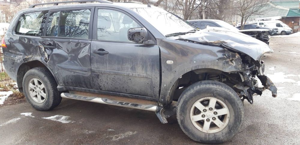 Mitsubishi pajero sport 2012 після дтп